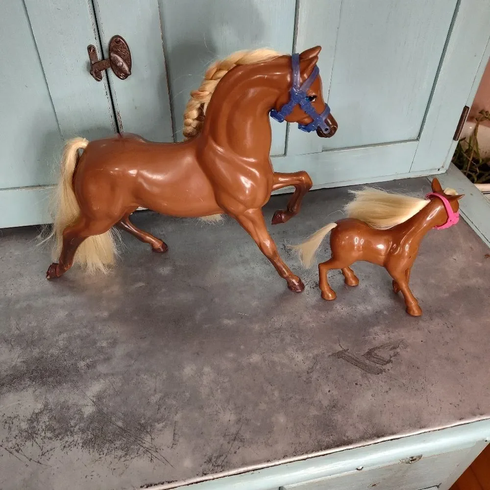 Vintage Mattel Barbie 1991 All American Star Stepper Horse and Foal